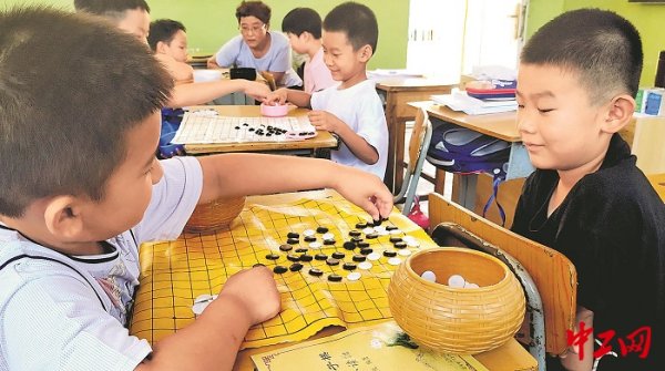启盈策略 工会“花式”带娃&#32;职工安心一“夏”